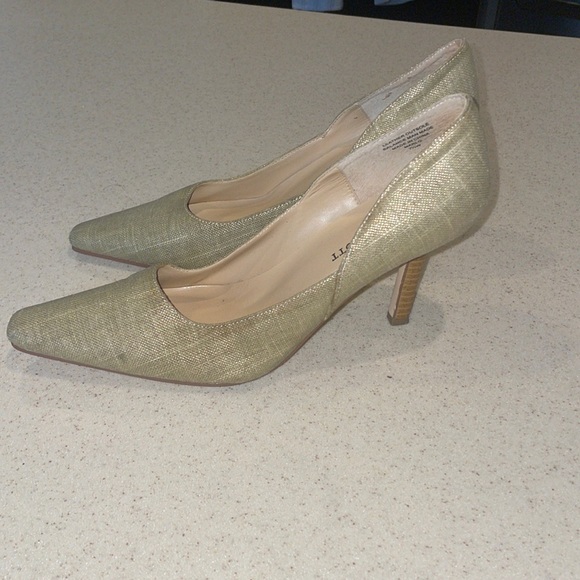 Karen Scott Shoes Karen Scott 75w Marlo Gold Pumps Poshmark